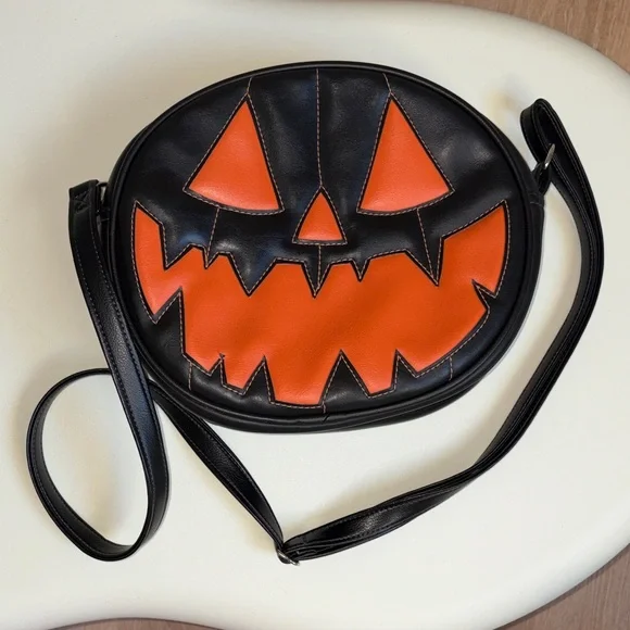 Love Pain and Stitches Black and Orange Jack O Lantern Face Crossbody Bag - Picture 5 of 5